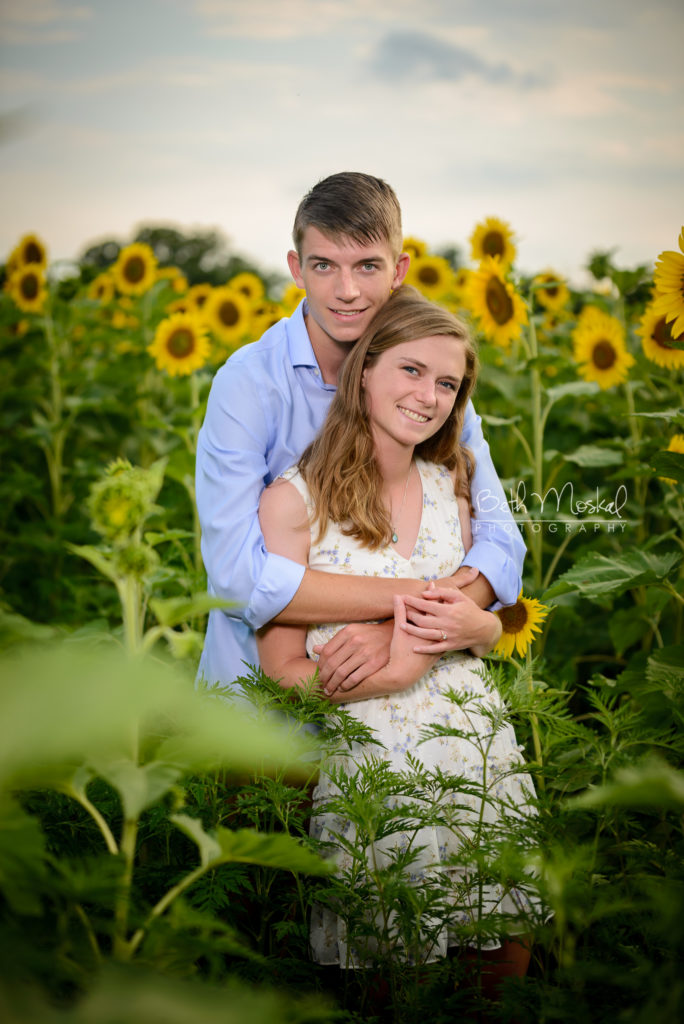 Sunflower fields
Engagement photos
couples
sunset photos
photography
weddings